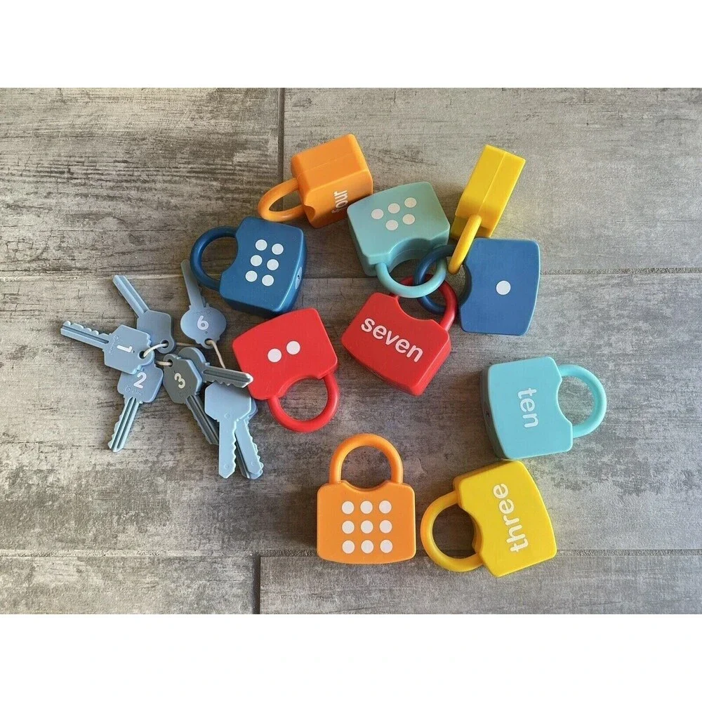 Dinhon Kids Learning Toys Locks & Keys Numbers Matching Counting Montessori Toys